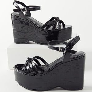UO Viola Platform Sandal Size 6